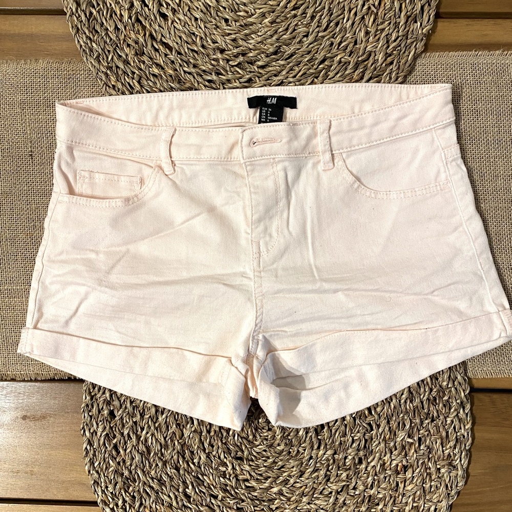 H&M Women's Blush Pink Shorts Size 6